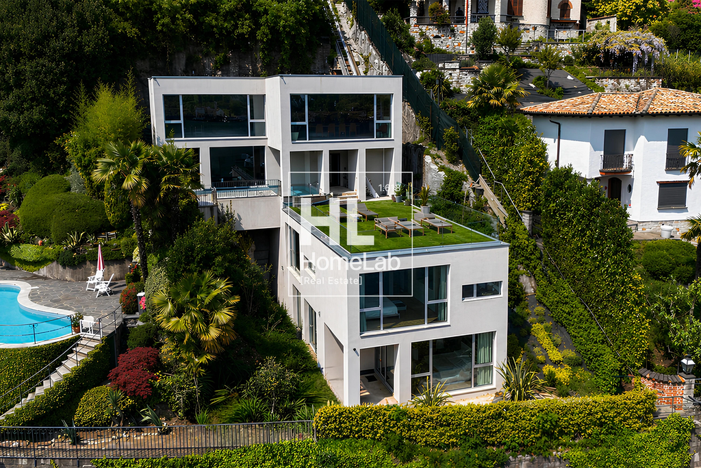 VILLA MODERNA CON PRESTIGIOSA VISTA LAGO