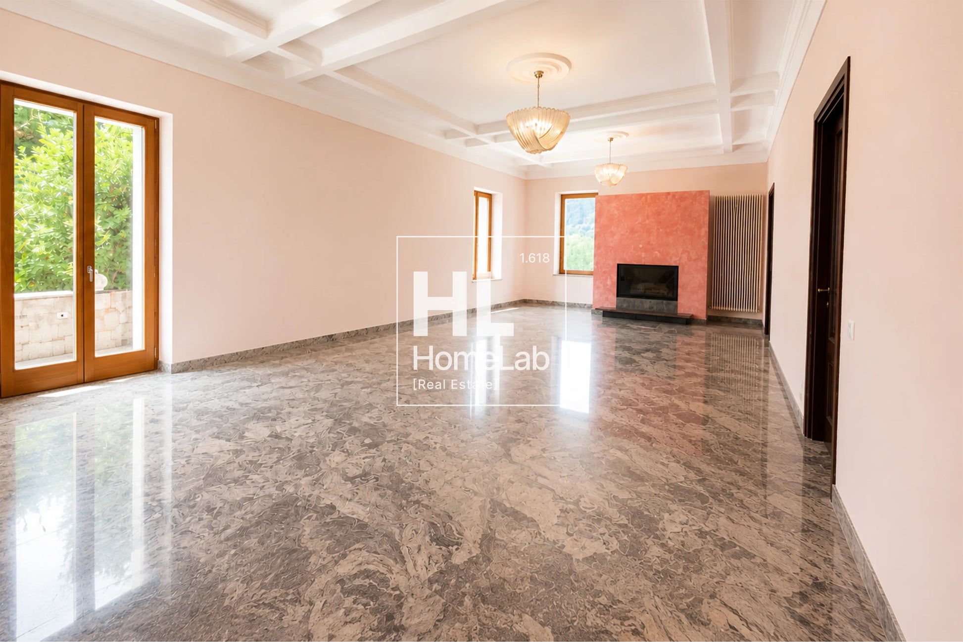 PRESTIGIOSA TENUTA DI CHARME CON PARCO, MAISONETTE OSPITI E POTENZIALE DI SVILUPPO A BREGANZONA