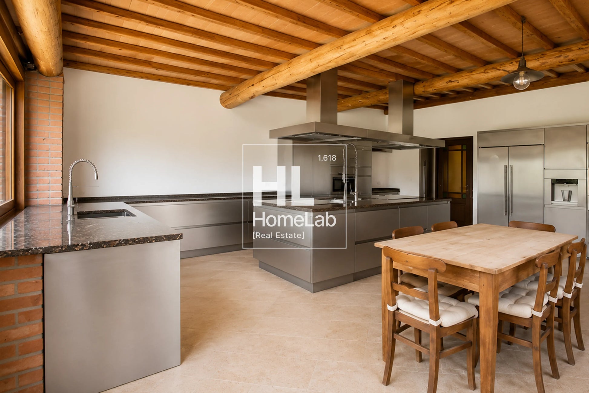 PRESTIGIOSA TENUTA DI CHARME CON PARCO, MAISONETTE OSPITI E POTENZIALE DI SVILUPPO A BREGANZONA