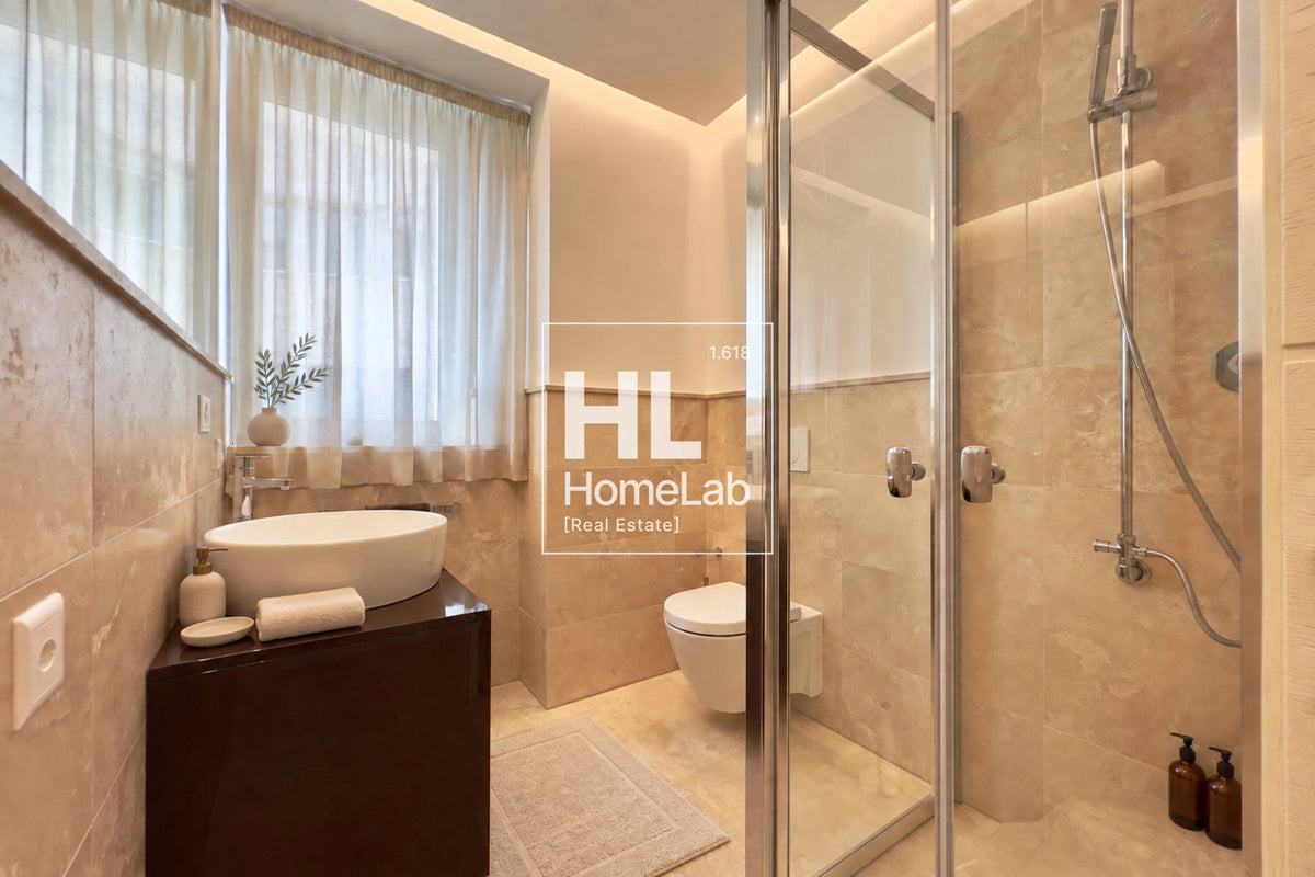 APPARTAMENTO FRONTE LAGO CON TERRAZZA E AREA WELLNESS A MUZZANO
